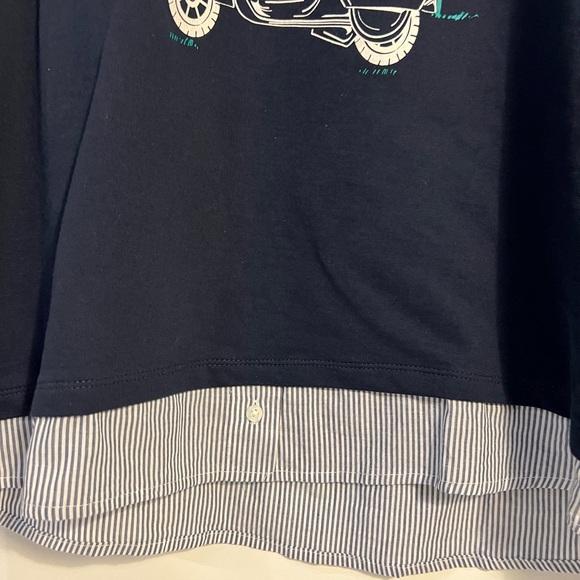 Beautiful navy blue top from a company called Springfield. It’s from Europe - Picture 6 of 8